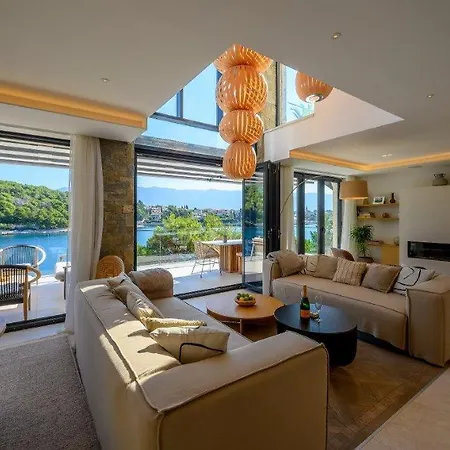 Villa Ivy - An Award Winning Beachfront On The Island Of Brac Near Split *