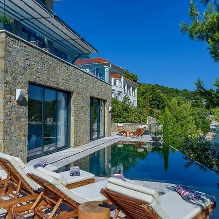 Ivy - An Award Winning Beachfront On The Island Of Brac Near Split Villa Selca (Brac)