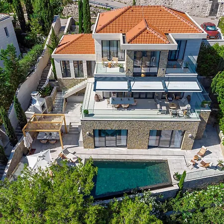 Ivy - An Award Winning Beachfront On The Island Of Brac Near Split Selca (Brac)