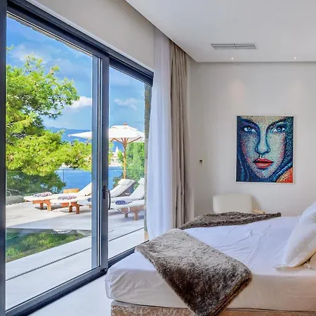 Ivy - An Award Winning Beachfront On The Island Of Brac Near Split * Selca (Brac)
